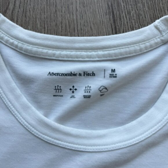 Abercrombie & Fitch Active White Tee - Picture 2 of 2